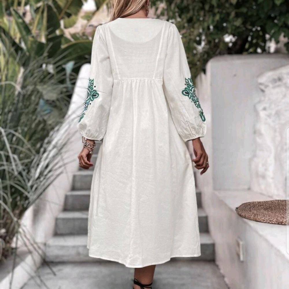 BOHO white dress teal embroidery lantern sleeves - Picture 3 of 7